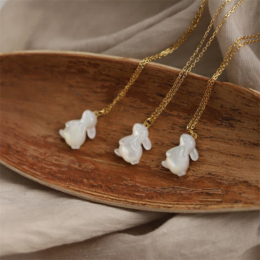 Simple Moon Watching Rabbit~Shell Rabbit Fresh and Artistic Necklace