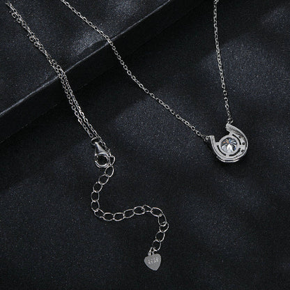 Women's Light Luxury Horseshoe Moissanite Necklace