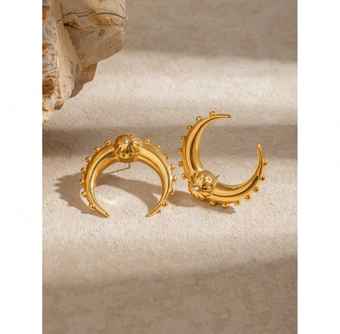 Crescent Moon Vintage Earrings – 18K Gold-Plated Stainless Steel