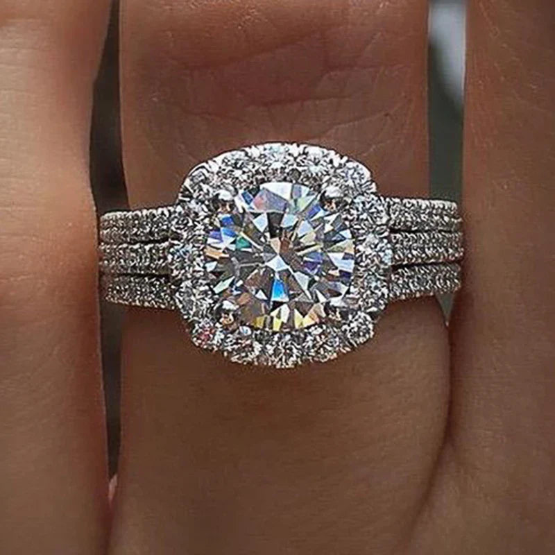 Huitan Trendy Brilliant Cubic Zirconia Engagement Ring