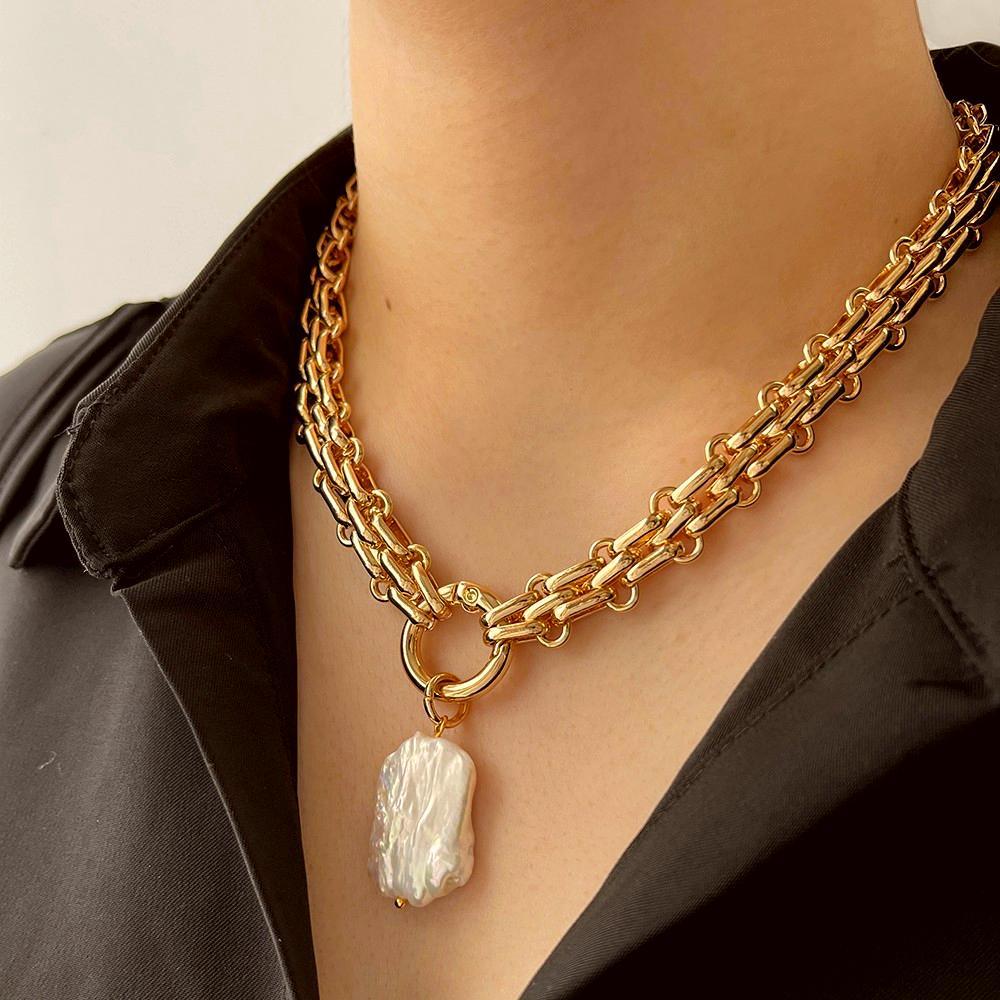 Exaggerated Woven Natural Freshwater Square Pearl Pendant