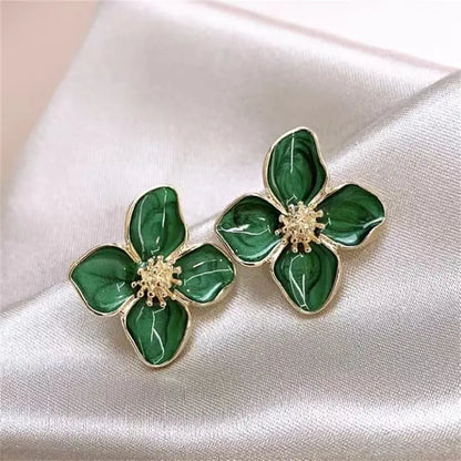 New Stylish Vintage Flower Stud Earrings