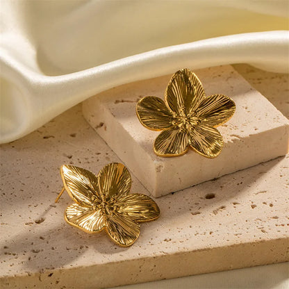 New Stylish Vintage Flower Stud Earrings