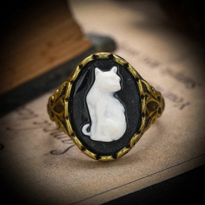 Retro Gold Crown Ring: Shiny Zircon Inlaid Luxury Jewelry Accessorie