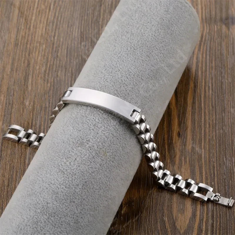 Eternal Gaze: Personalized Bracelet with Your Unique Touch