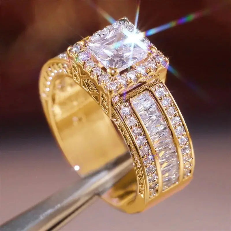 Huitan Trendy Brilliant Cubic Zirconia Engagement Ring