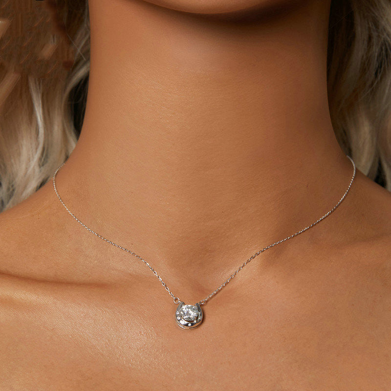 Women's Light Luxury Horseshoe Moissanite Necklace