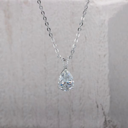HealthBeauty-Products (™) Pear Cut Teardrop Moissanite Diamond Pendant