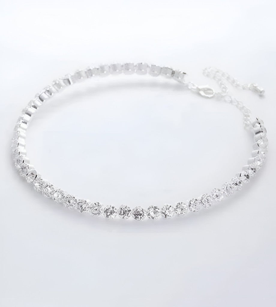 Women's Beautifull Silver Diamond Bracelet Size 10X9X4 CM  Color